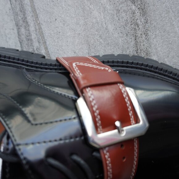 Tabi Split-Toe Loafers – Black & Brown Buckle – Wide Fit - Picture 4 of 9